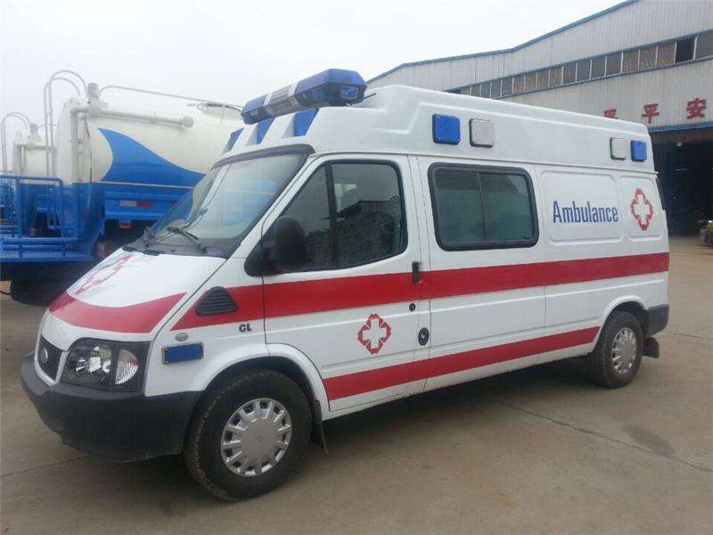 救護(hù)車和醫(yī)療車有什么區(qū)別？救護(hù)車廠家專業(yè)為你解答。01