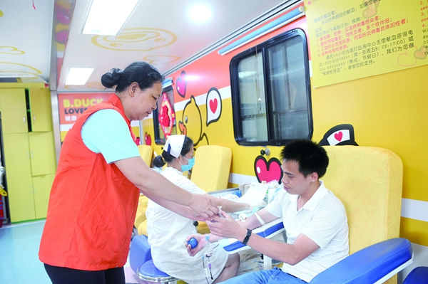 獻(xiàn)血車給我們帶來什么好處？01